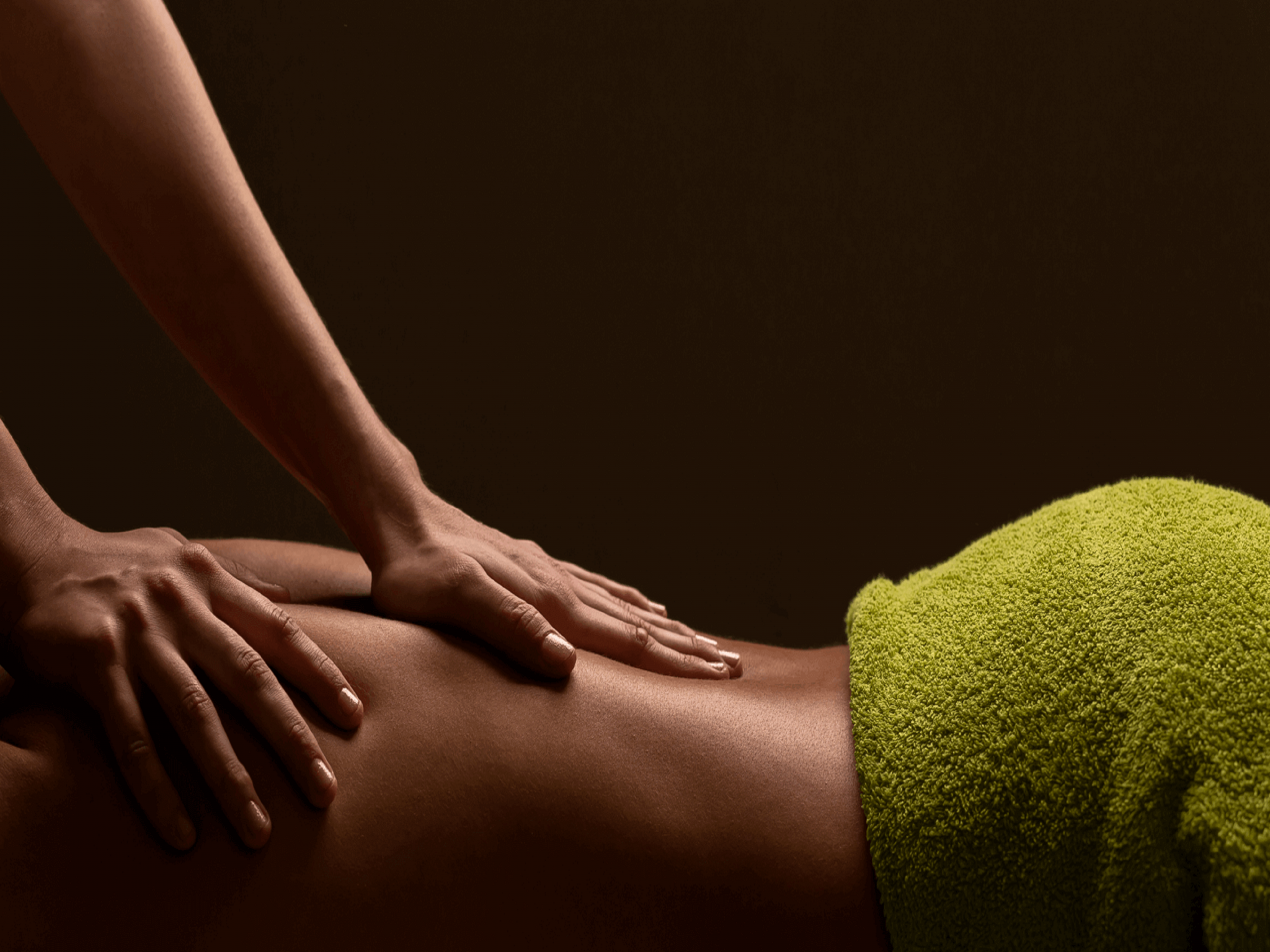 The Benefits of Business Trip Massages: Relaxation on the Go