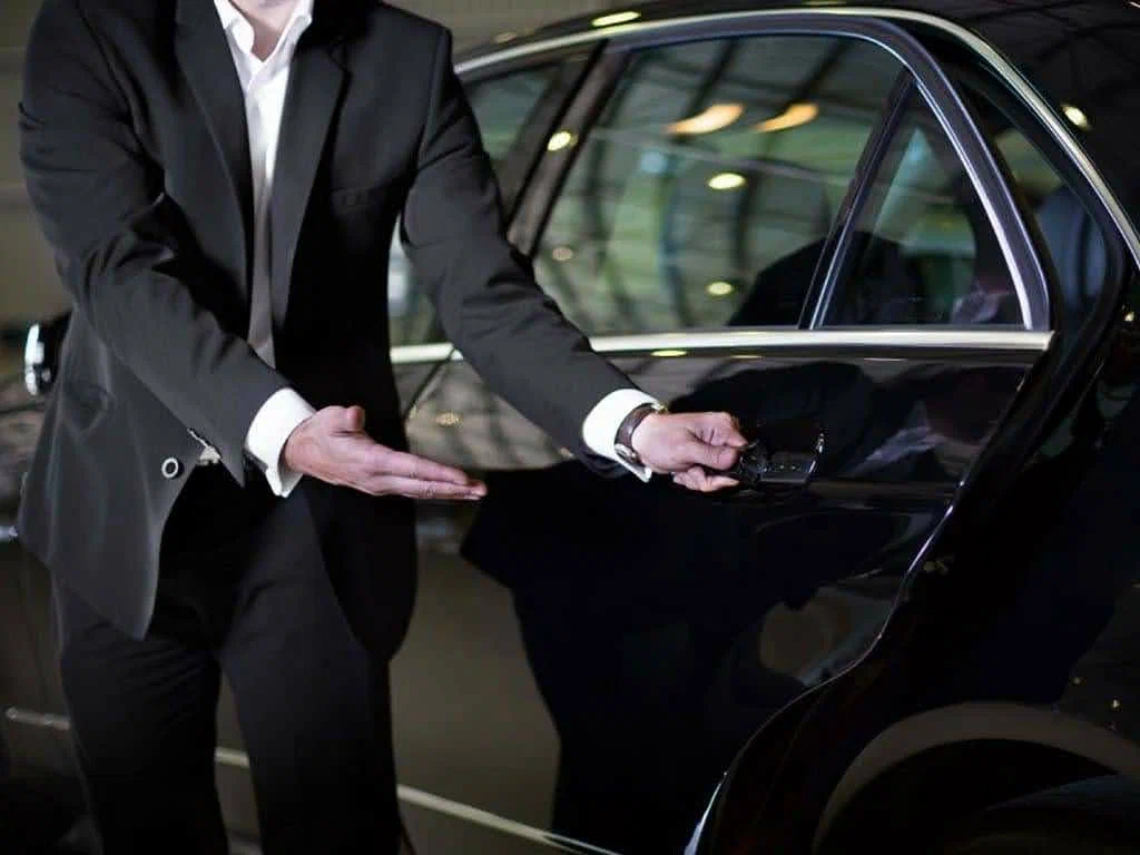 Reliable Limo Service to the Airport for a Stress-Free Journey